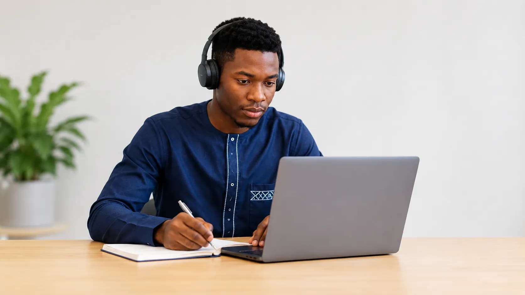 Des formations supérieures 100 % en ligne